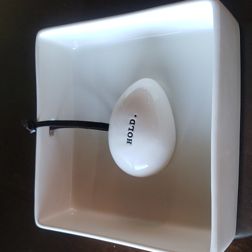 HOLD-napkin holder